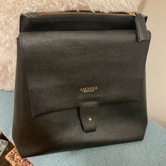 Lacucci leather backpack style purse in black with interior zip pocket - Picture 4 of 14